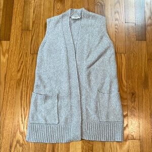 LOFT Gray Sleeveless Sweater Vest